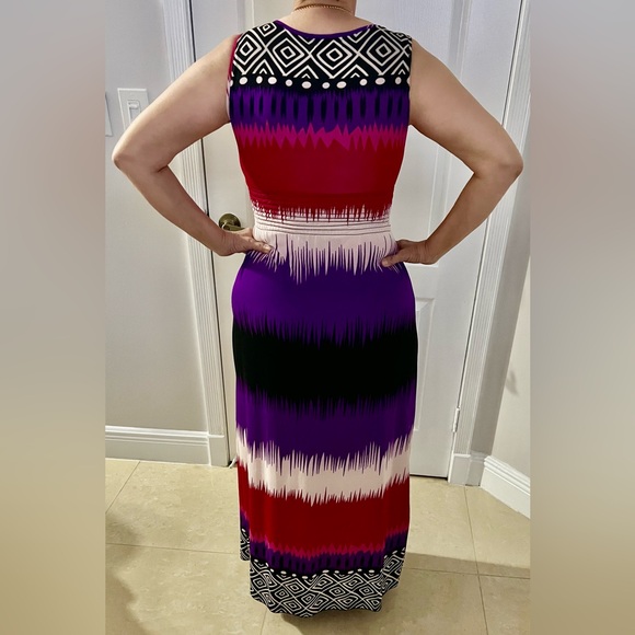 Jon & Anna Dresses & Skirts - Jon & Anna New York V- Neck Sleeveless Woman Multicolor & Print Color . Size : M